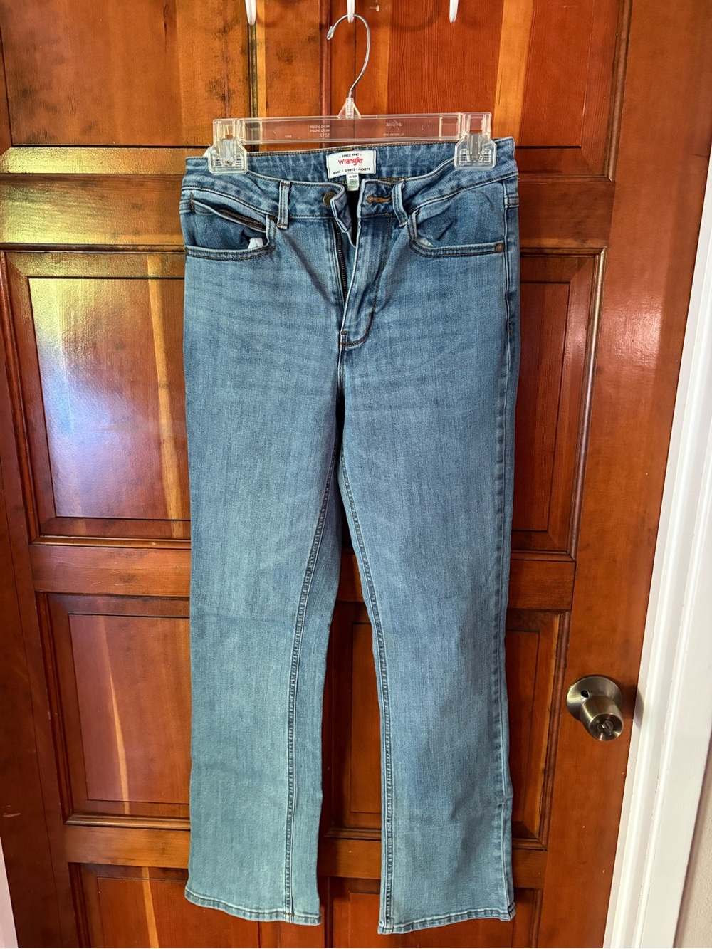 Wrangler Women's Light Blue boot-Leg Jeans